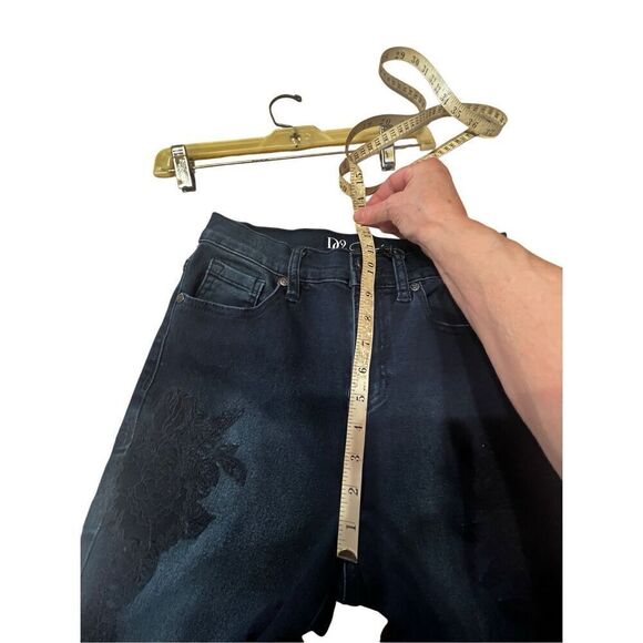 DG2 by  Diane Gilman Womans  embroidered Jeans  Sz 4 Tall   NWT - Picture 5 of 9
